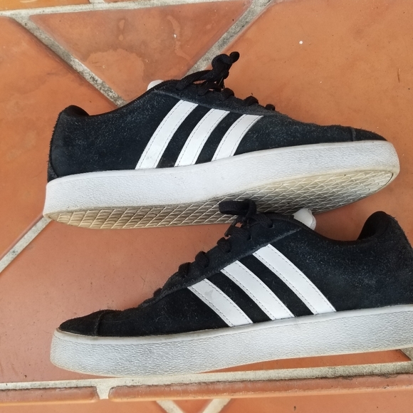 Girls Adidas sneakers - Picture 2 of 6